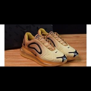 Nike Air Max 720 men’s size 11